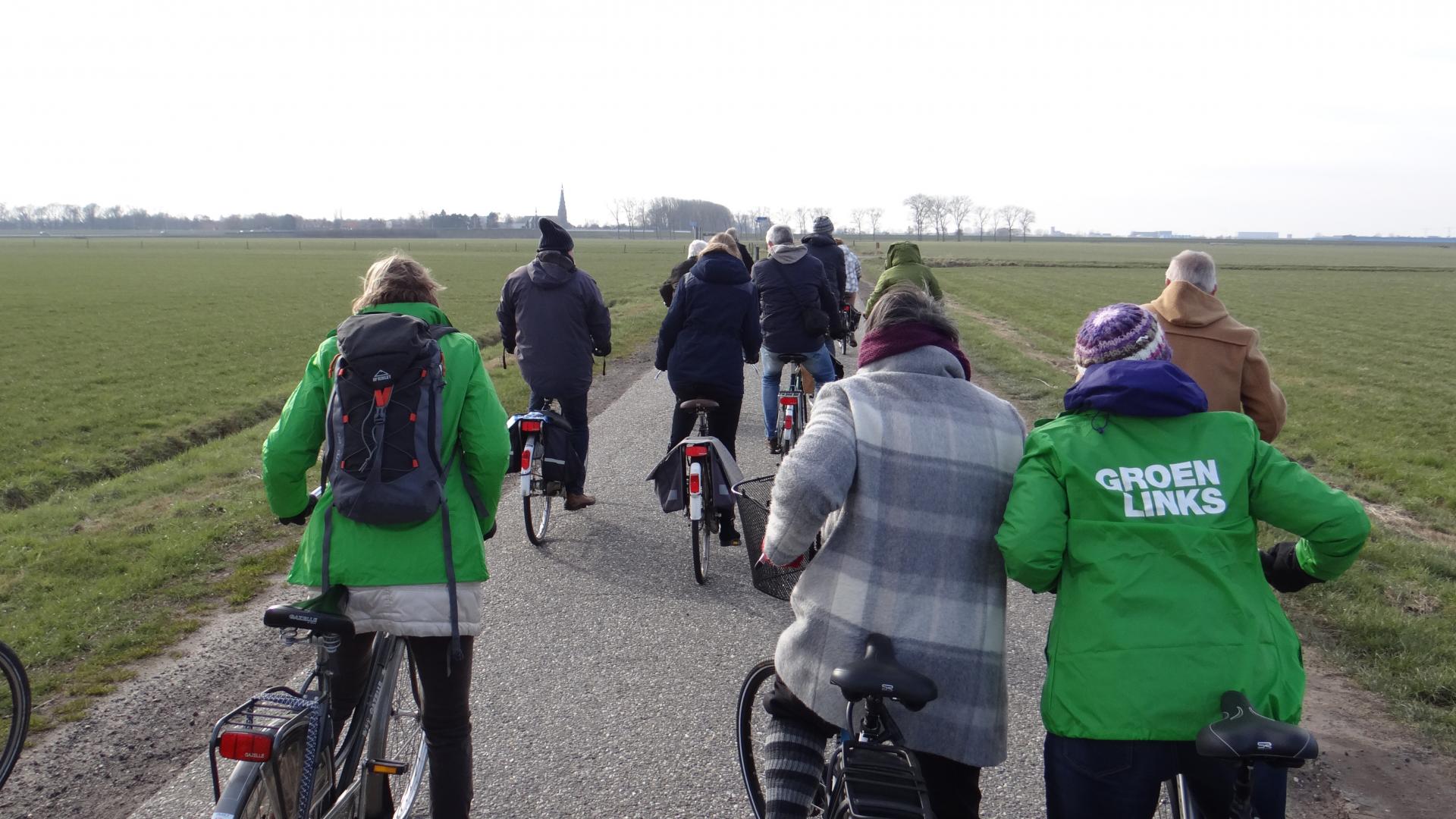 Fietsend in de Baardwijkse Overlaat